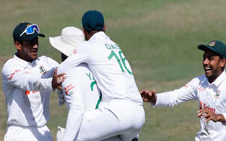 টস হেরে ফিল্ডিংয়ে বাংলাদেশ